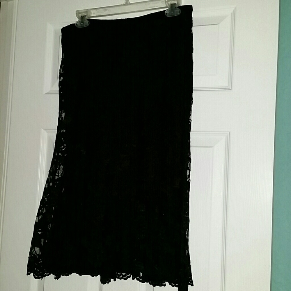 Jones New York lace skirt